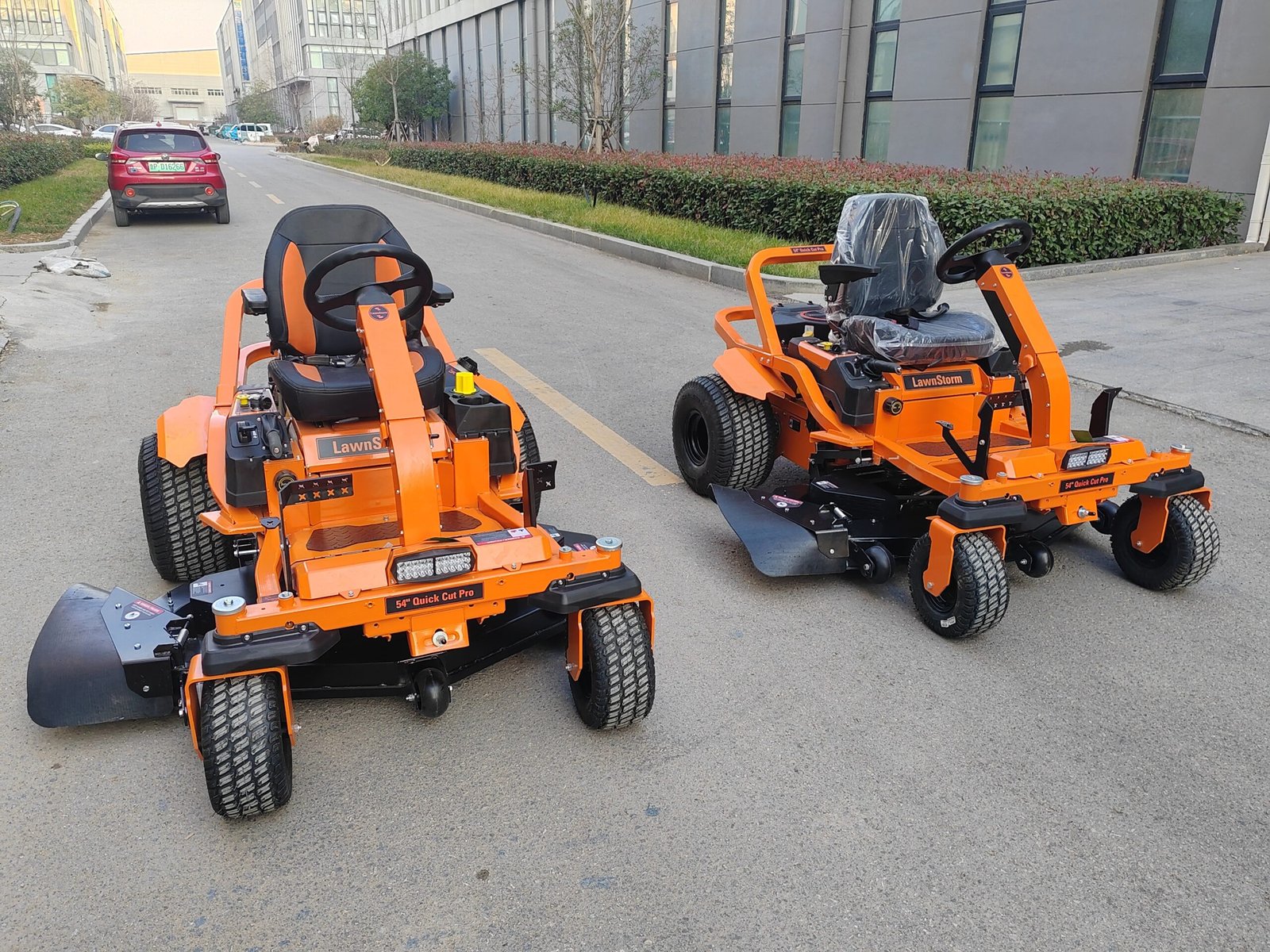 54 inch Zero Turn Grass Cutting Machine Lawn Mower Tractor Garden Riding Lawn Mower - Image 13