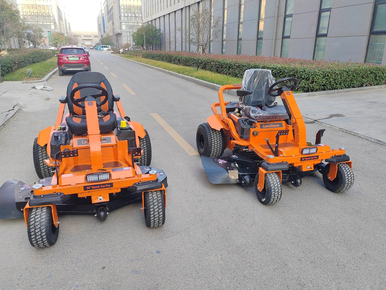 54 inch Zero Turn Grass Cutting Machine Lawn Mower Tractor Garden Riding Lawn Mower - Image 12